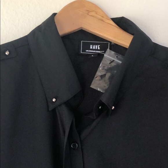 MUSTHAVE Roll up woven black top - Picture 3 of 7